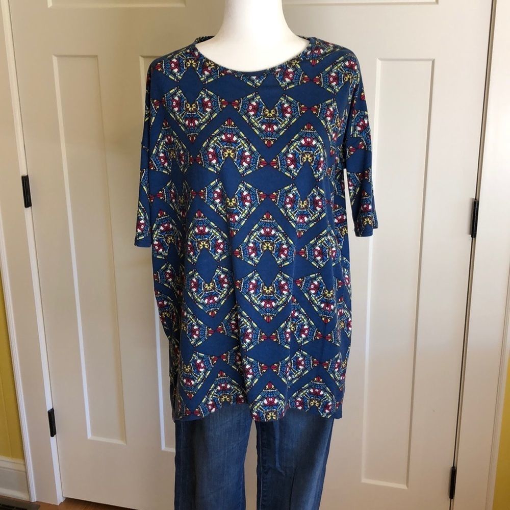 ❤️LuLaRoe Irma, size xs